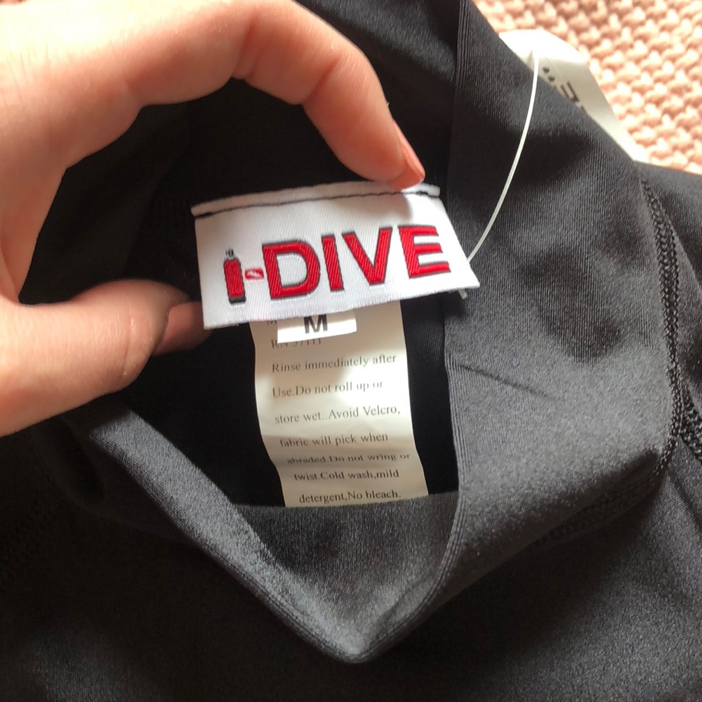 NWT Rash-guard - Picture 3 of 4